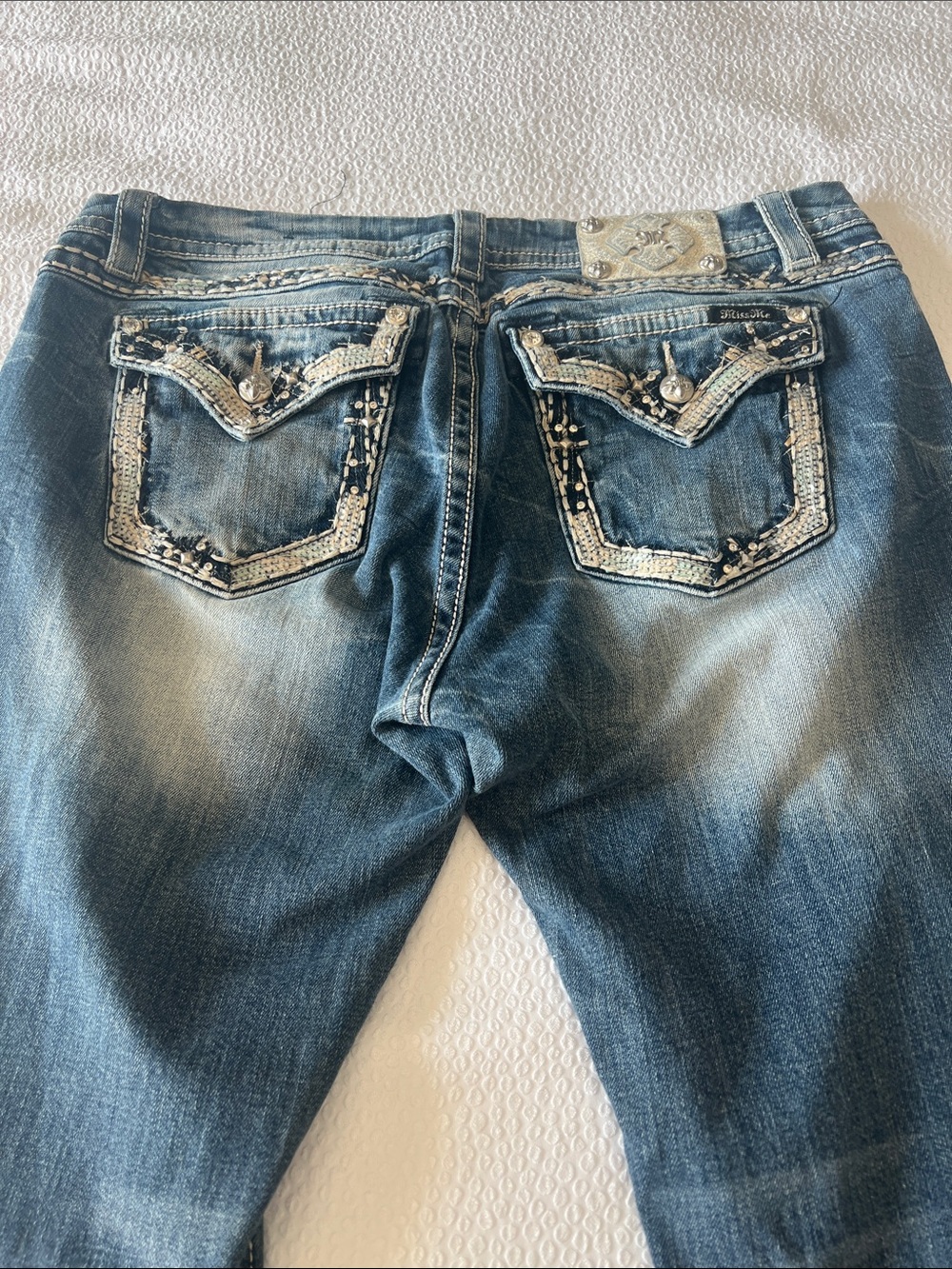 Miss Me Women’s Faded Blue Slim Straight Jeans with Distressed Trim - Picture 7 of 10